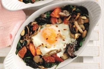 Veggie baked eggs
