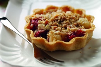 Apple, raspberry and almond crumble