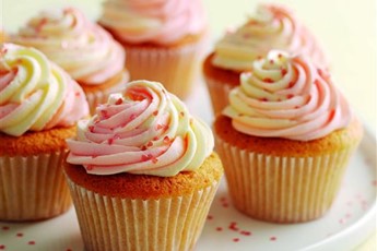 cupcake berry mary vanilla cupcakes recipe icing recipes hollywood paul cake baking two lovefood swirly berrys toned pretty method