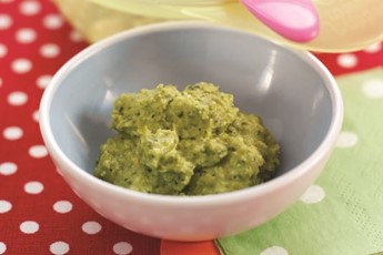 Pasta with pea pesto