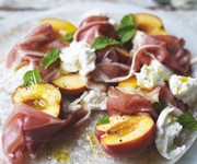 Peach, prosciutto and mozzarella salad